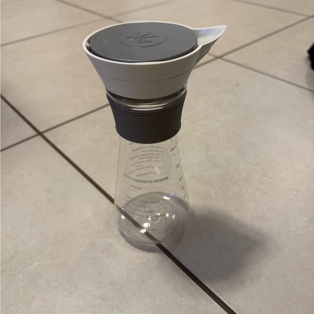 Pampered Chef Gray and Clear Dressing Mixer